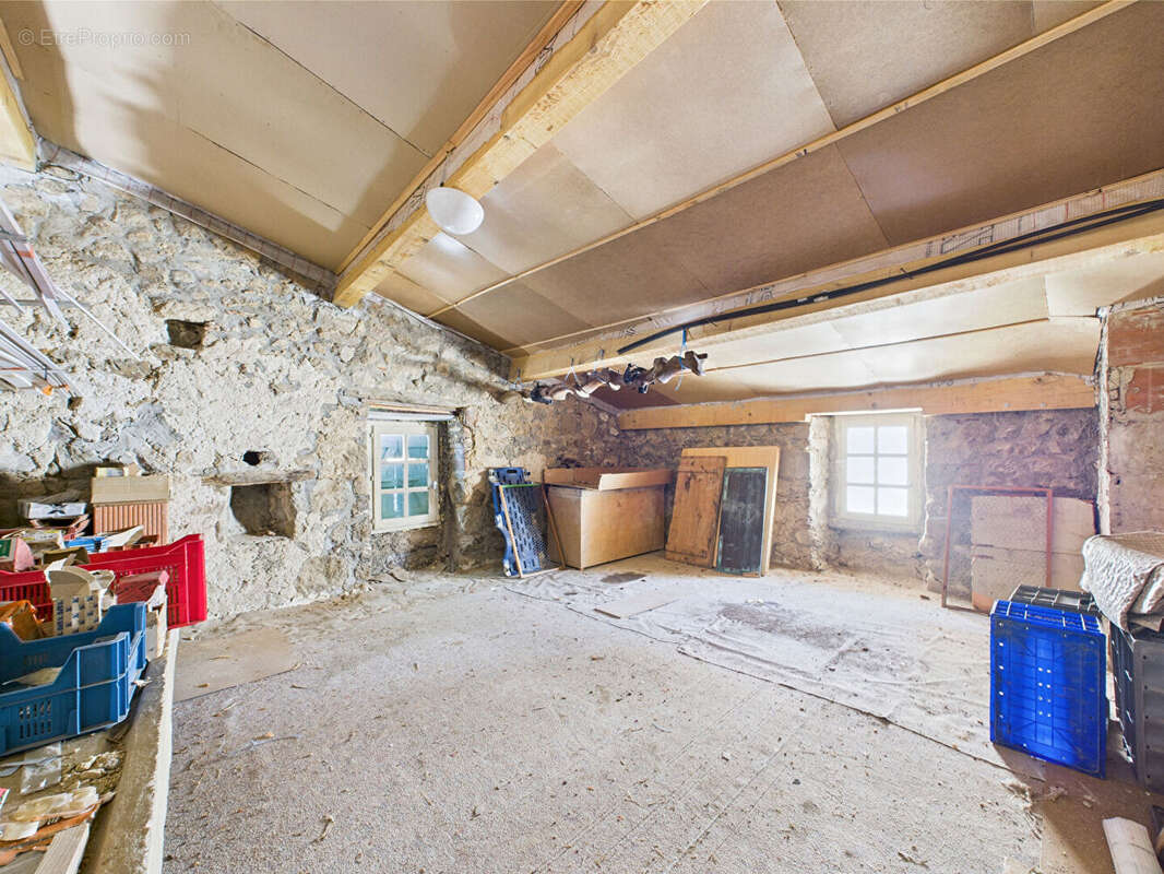 Maison à SAINT-VICTOR