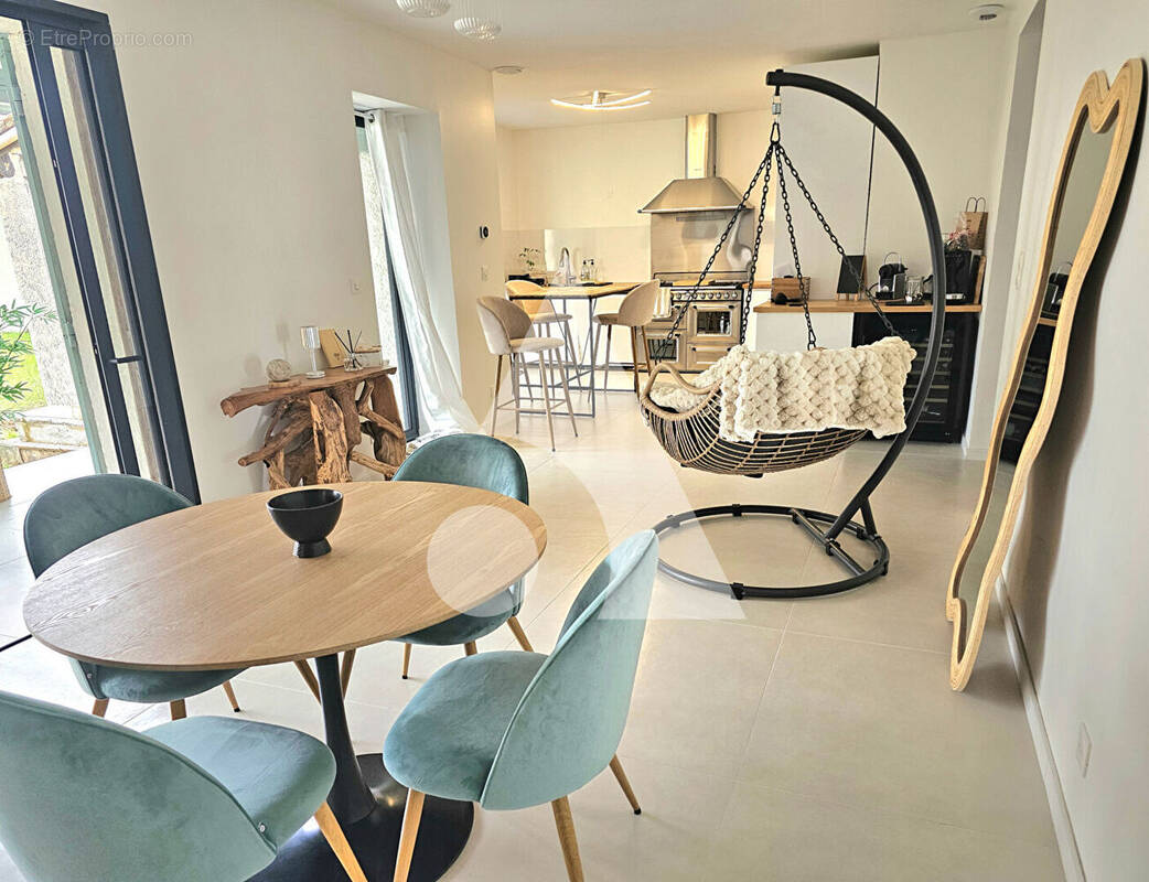 Maison à L&#039;ISLE-SUR-LA-SORGUE