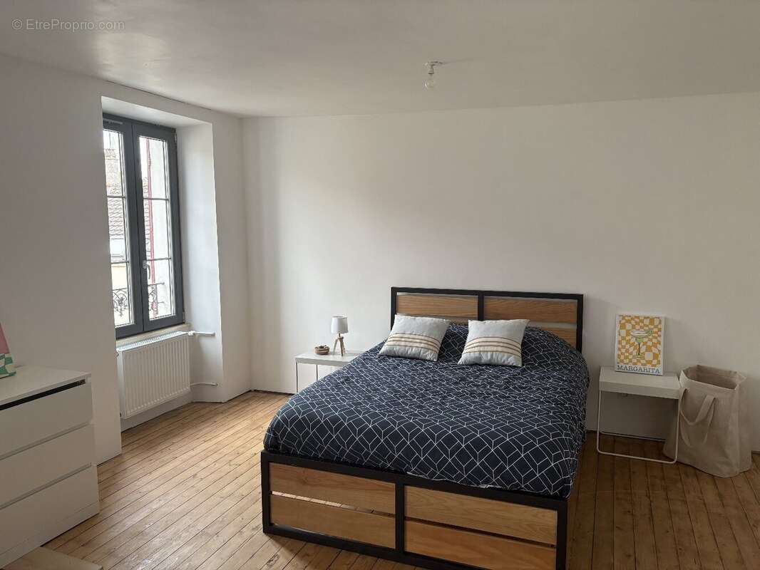 Maison à DAMPIERRE-EN-YVELINES