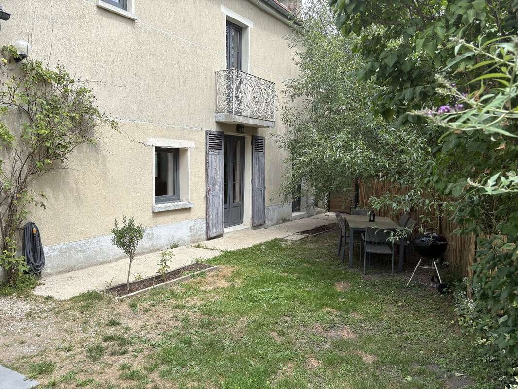 Maison à DAMPIERRE-EN-YVELINES