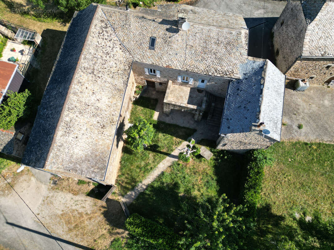 Maison à BARAQUEVILLE