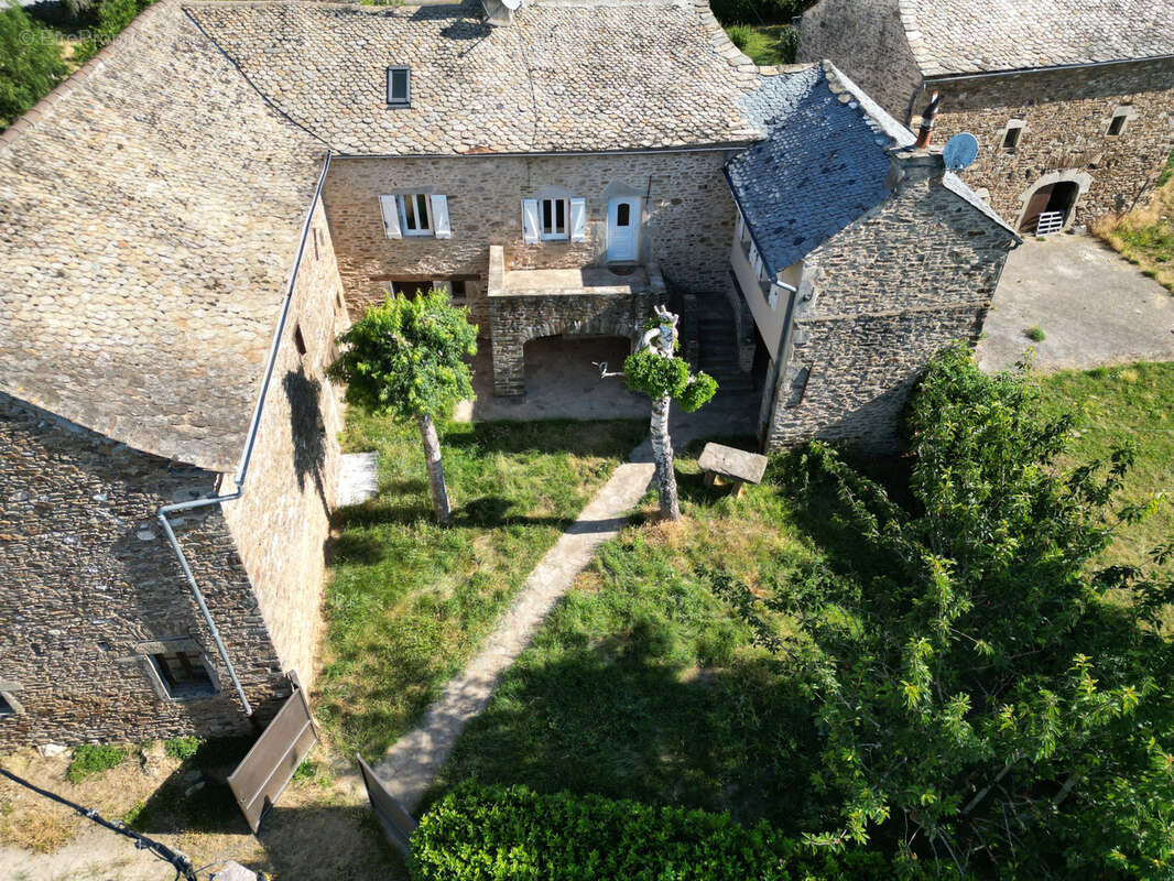 Maison à BARAQUEVILLE