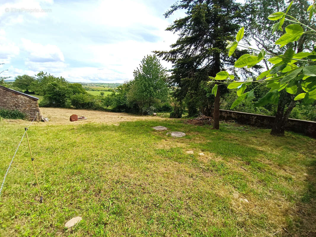 Maison à BARAQUEVILLE