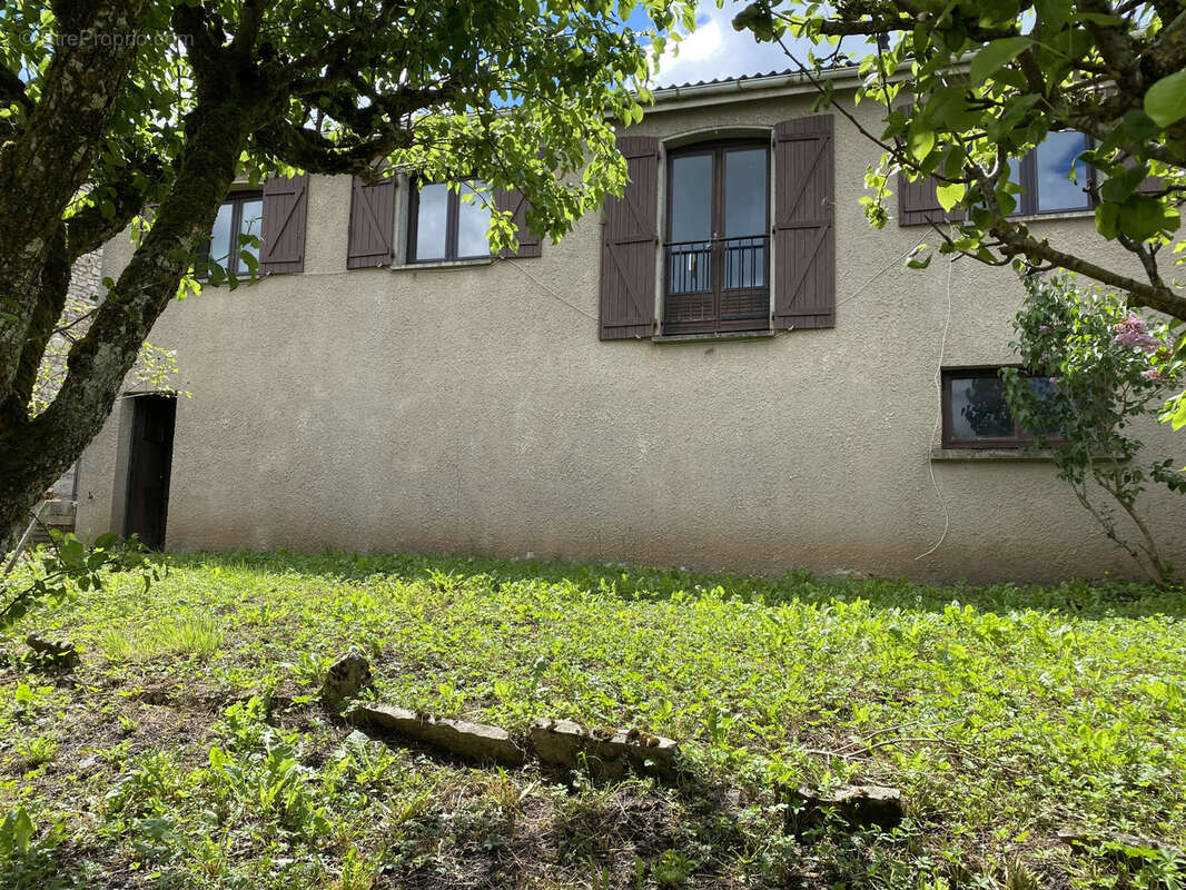 Maison à MONTROZIER