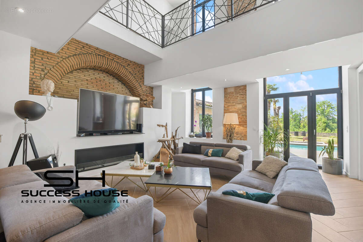 Maison à MONTESQUIEU-VOLVESTRE