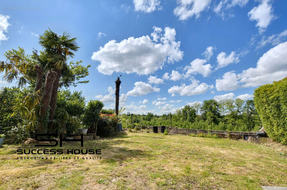 Maison à MONTESQUIEU-VOLVESTRE