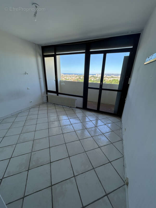 Appartement à MARSEILLE-12E