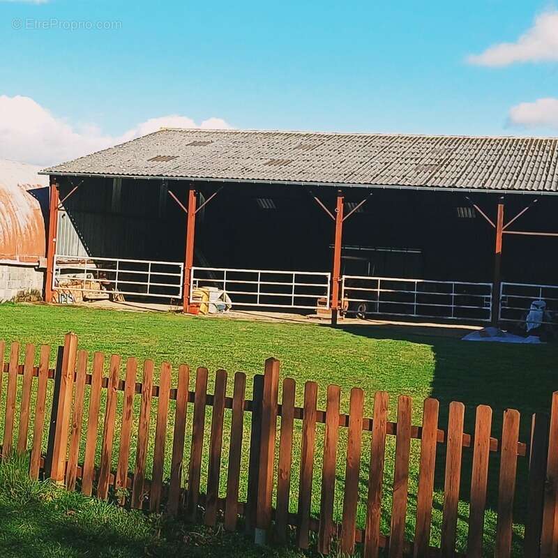 Maison à SAINT-PRIEST-BRAMEFANT