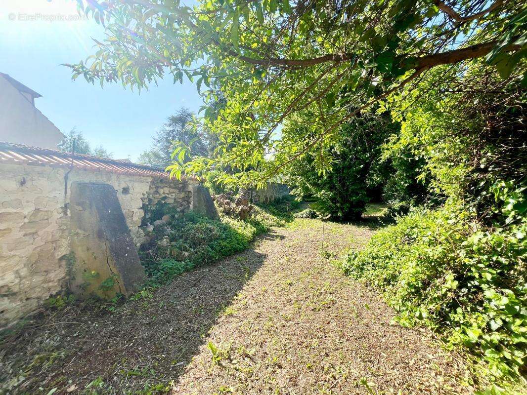 Maison à AUVERS-SUR-OISE