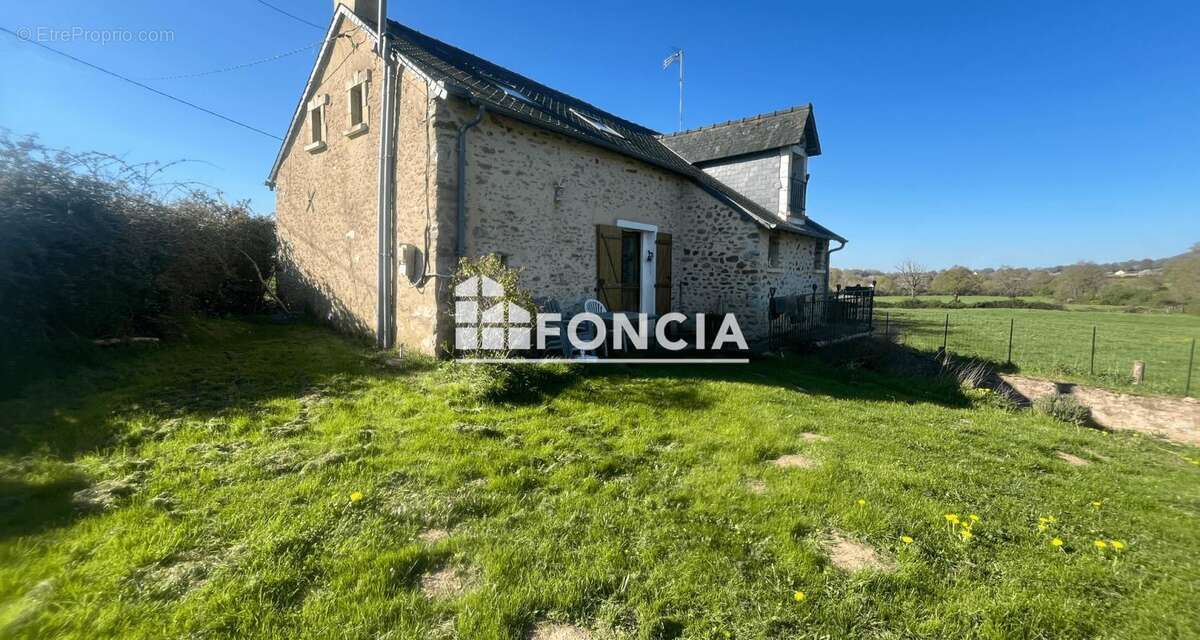 Maison à SILLE-LE-GUILLAUME