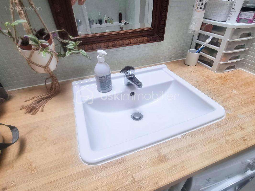 Appartement à PARIS-10E