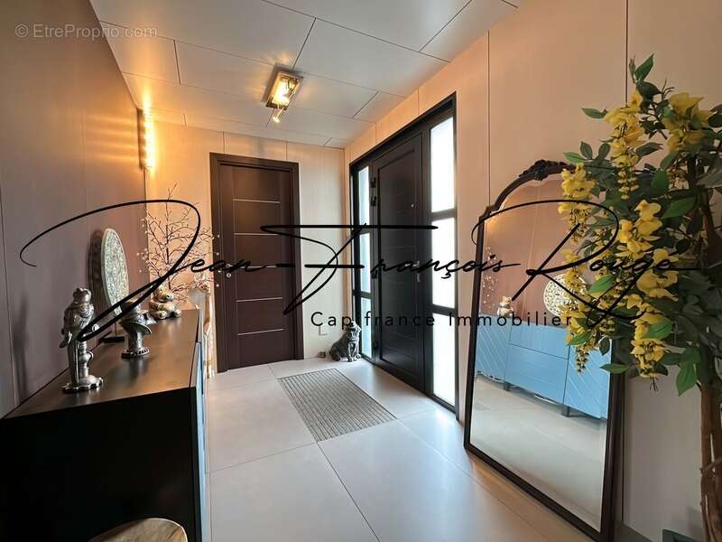 Maison à AGON-COUTAINVILLE