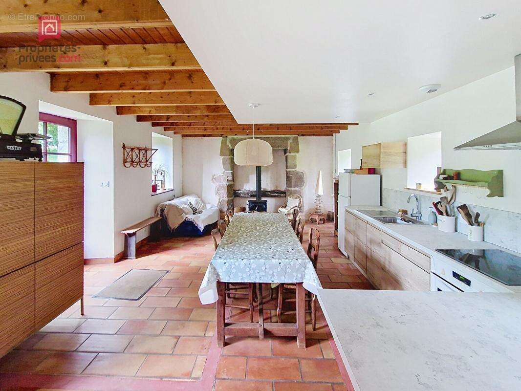 Maison à PLOUGONVEN