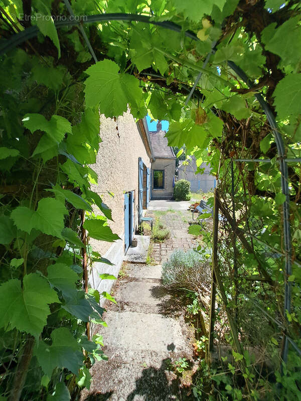 Maison à PONT-SUR-YONNE