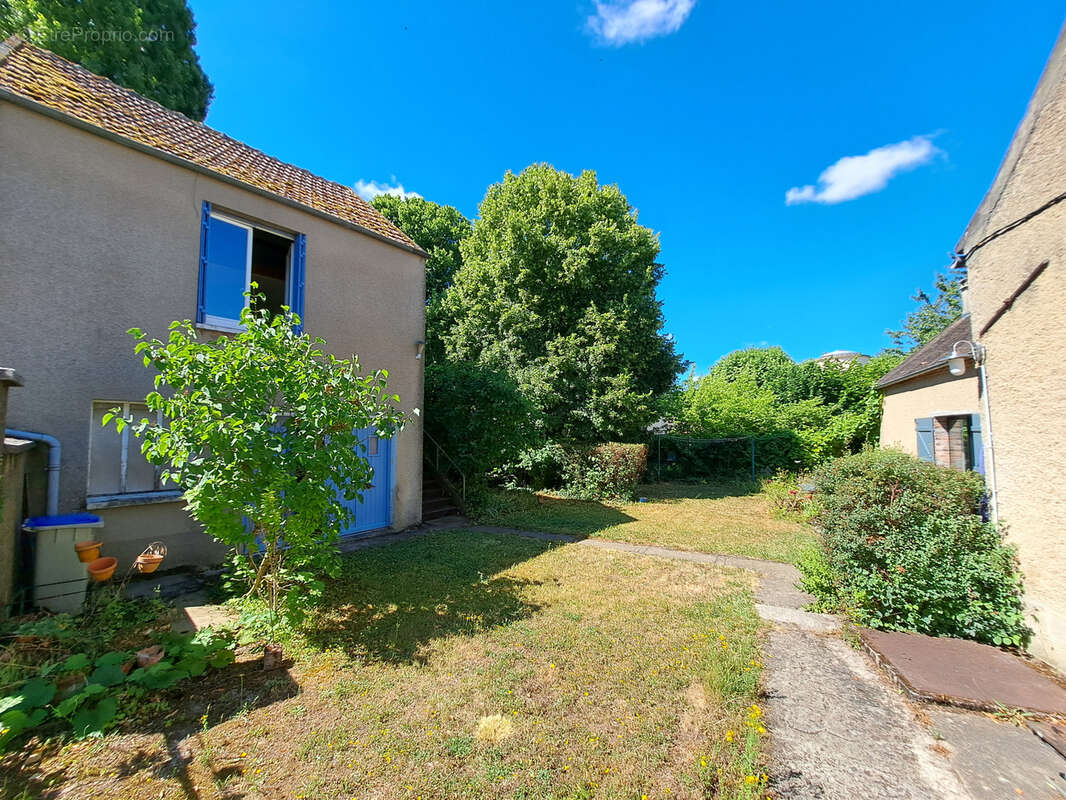 Maison à PONT-SUR-YONNE