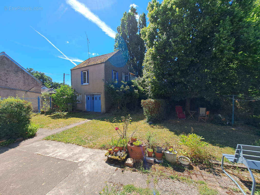 Maison à PONT-SUR-YONNE
