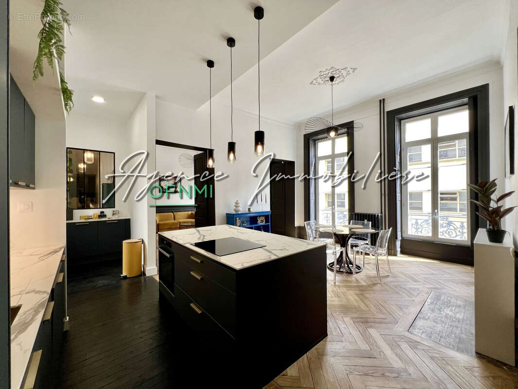 Appartement à SAINT-ETIENNE