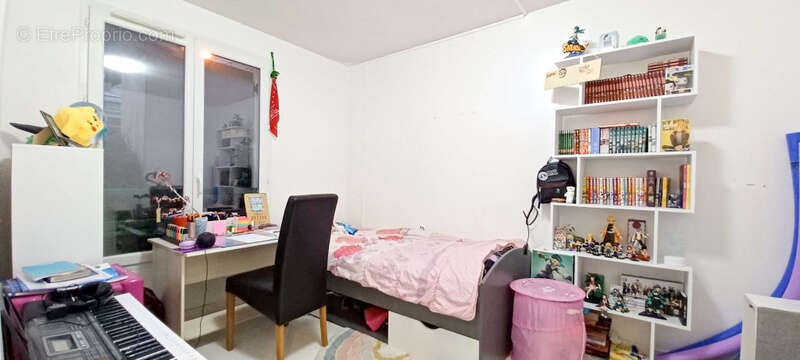 Appartement à COLLONGES