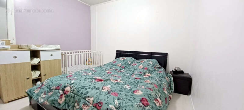 Appartement à COLLONGES