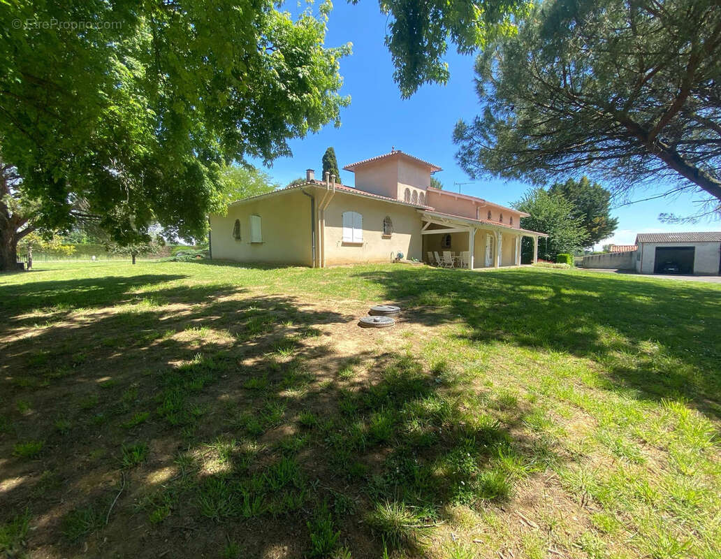 Maison à LABASTIDE-SAINT-PIERRE