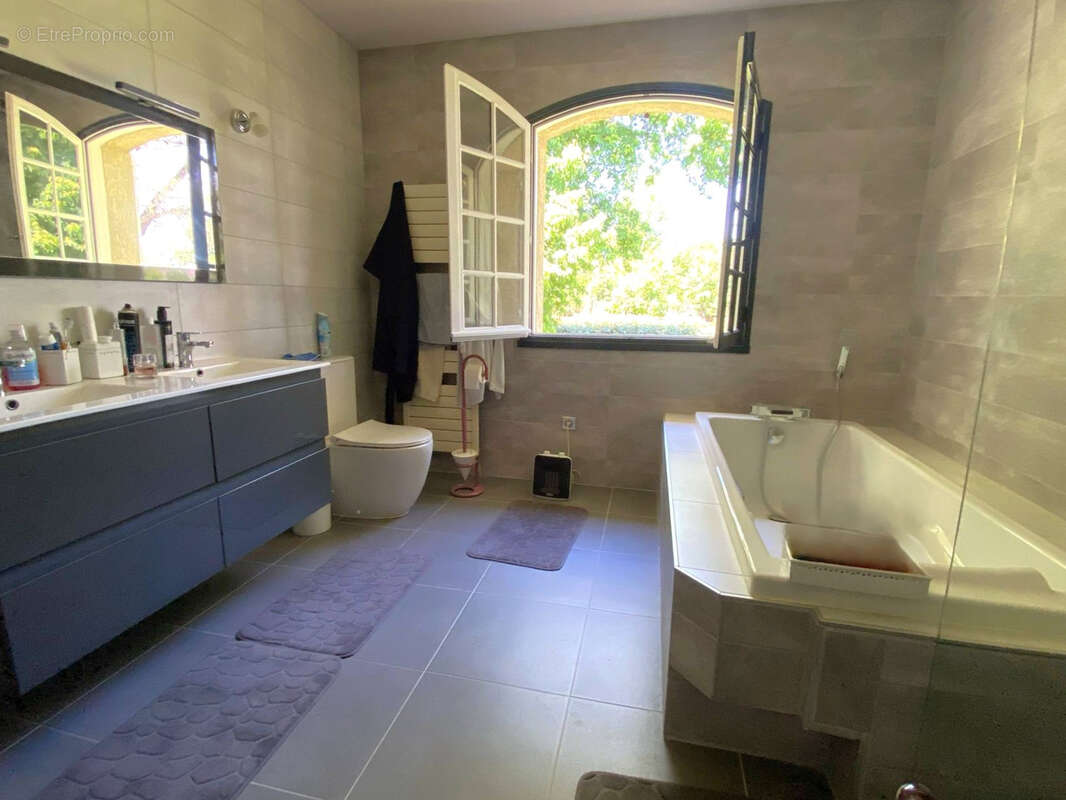 Maison à LABASTIDE-SAINT-PIERRE