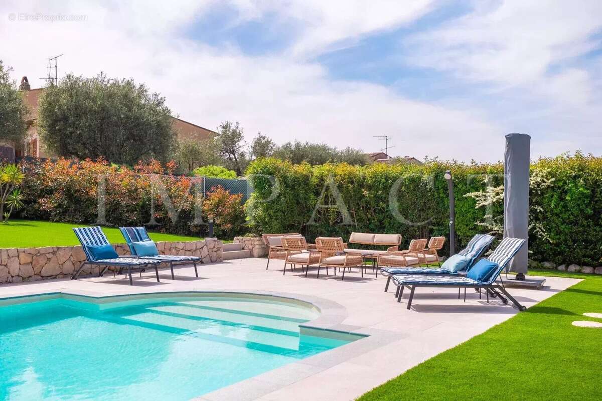 Maison à MOUANS-SARTOUX