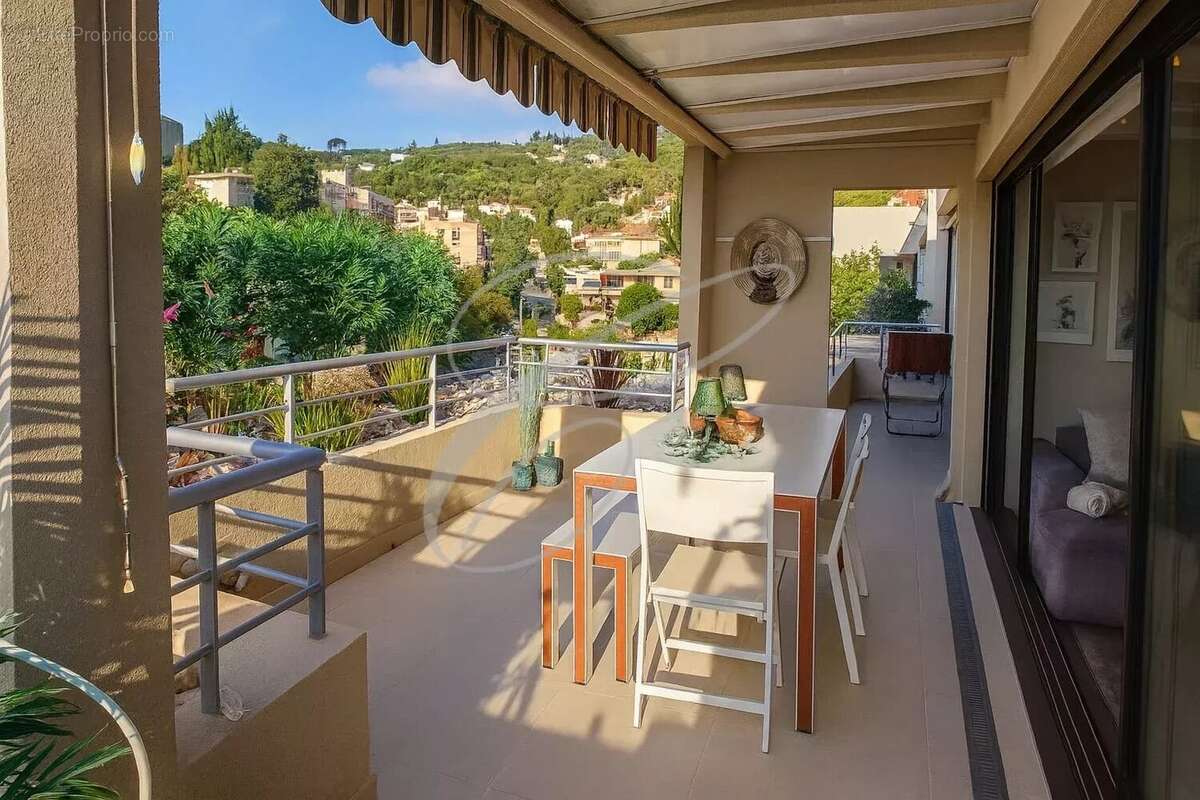 Appartement à ROQUEBRUNE-CAP-MARTIN