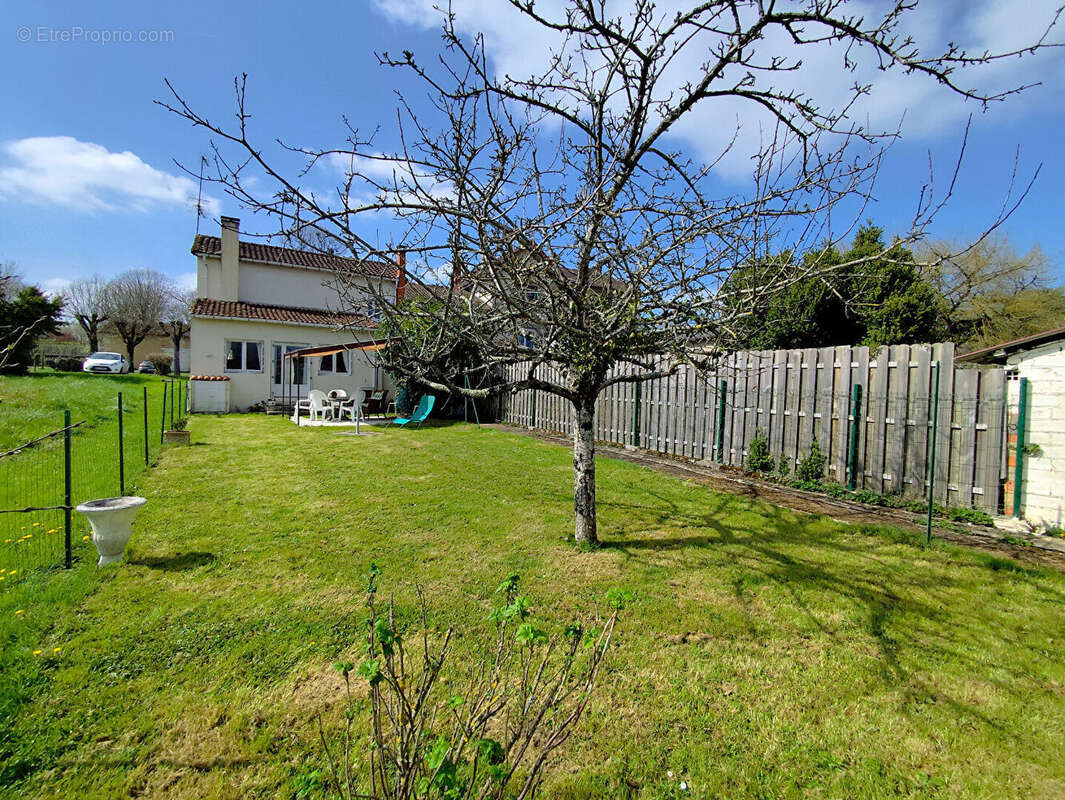 Maison à MAUPREVOIR