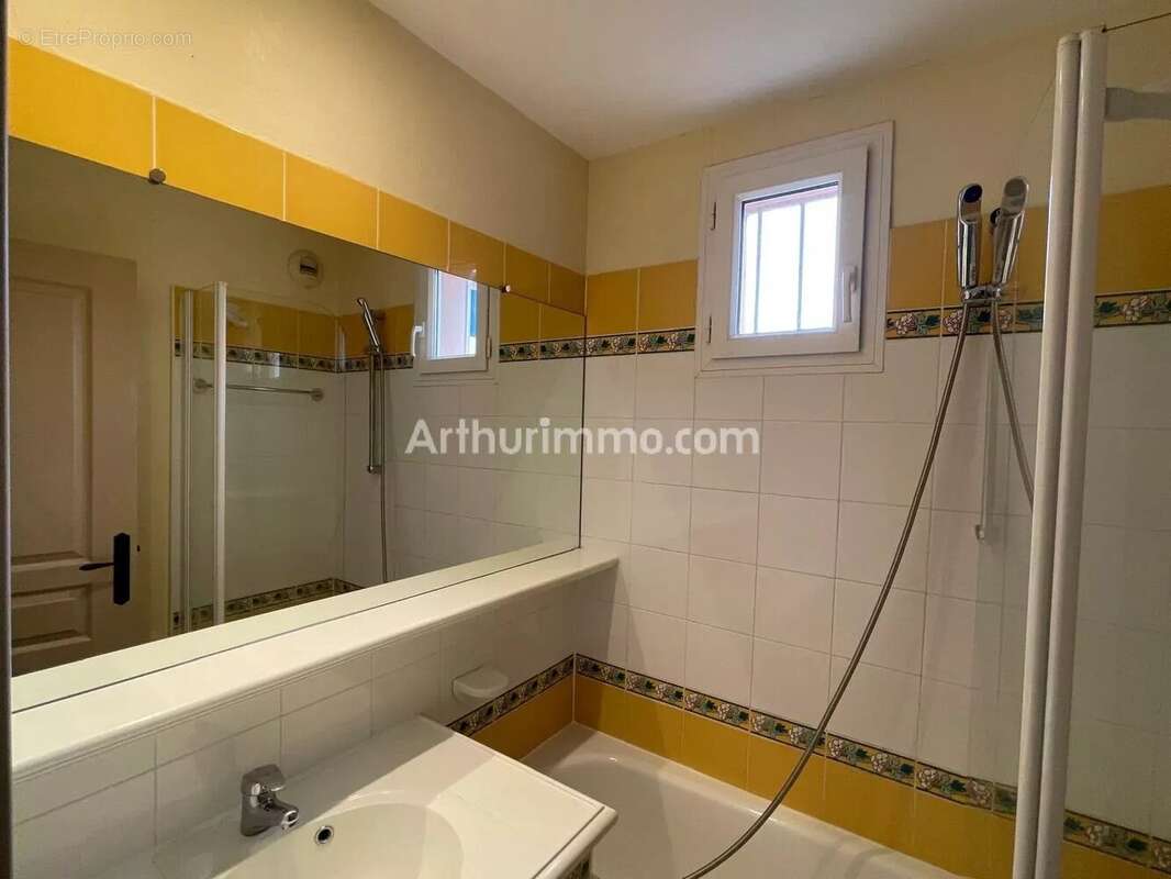 Appartement à GRIMAUD