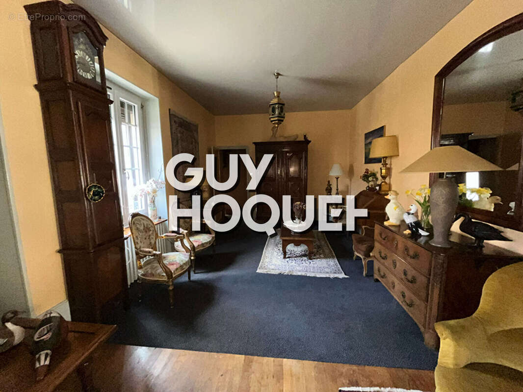 Maison à TOULON-SUR-ARROUX