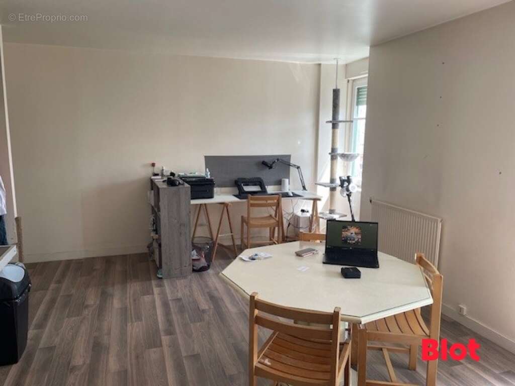 Appartement à FOUGERES