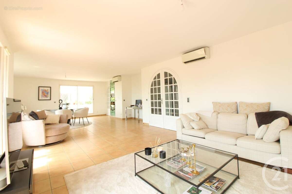Appartement à ROQUEBRUNE-CAP-MARTIN