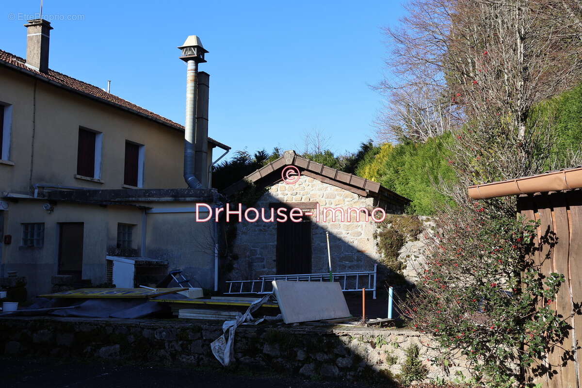 Maison à RAZES