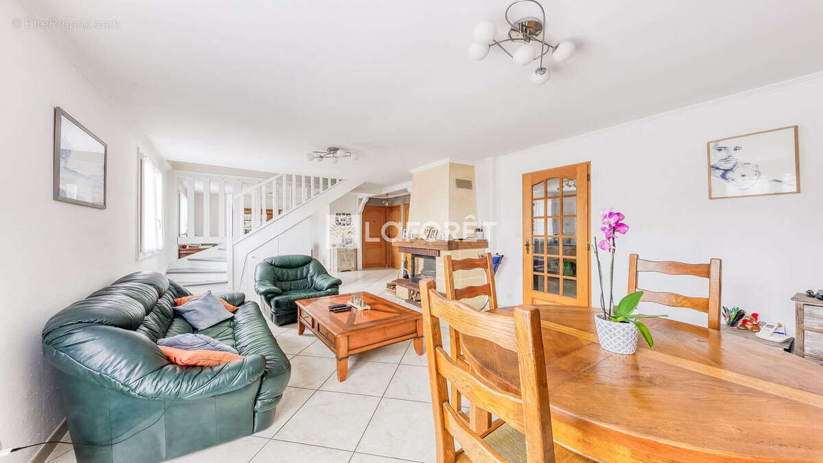 Maison à OZOIR-LA-FERRIERE