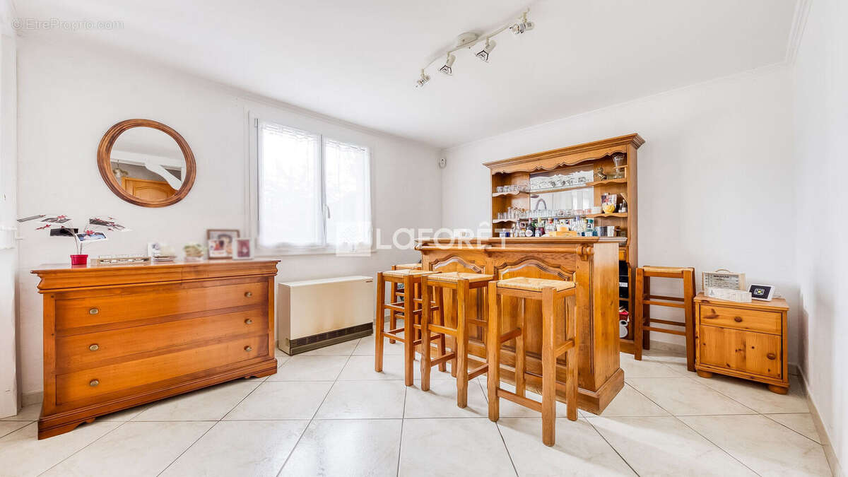 Maison à OZOIR-LA-FERRIERE