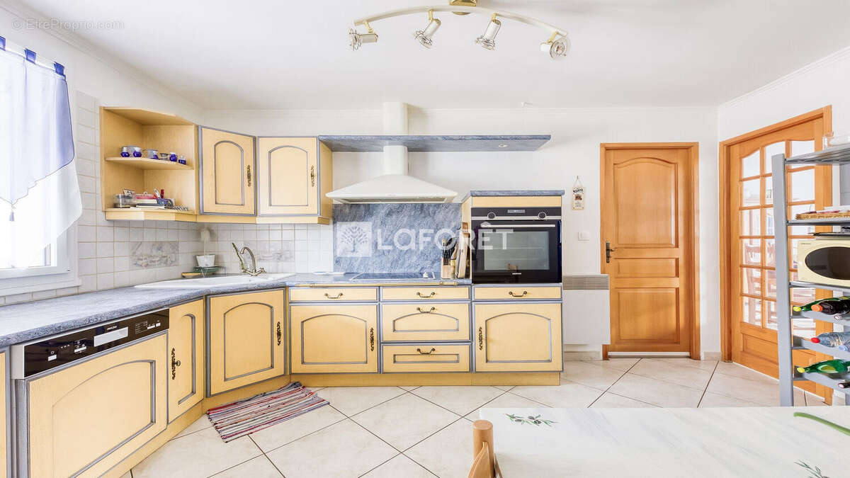 Maison à OZOIR-LA-FERRIERE