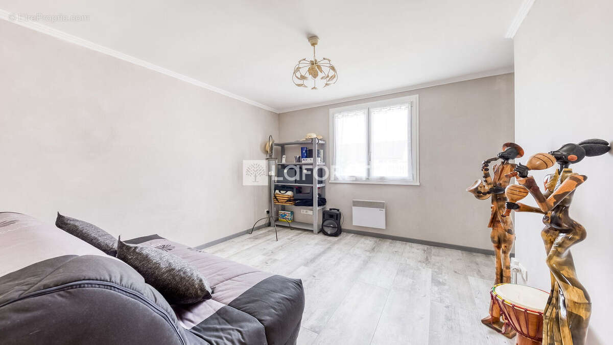 Maison à OZOIR-LA-FERRIERE