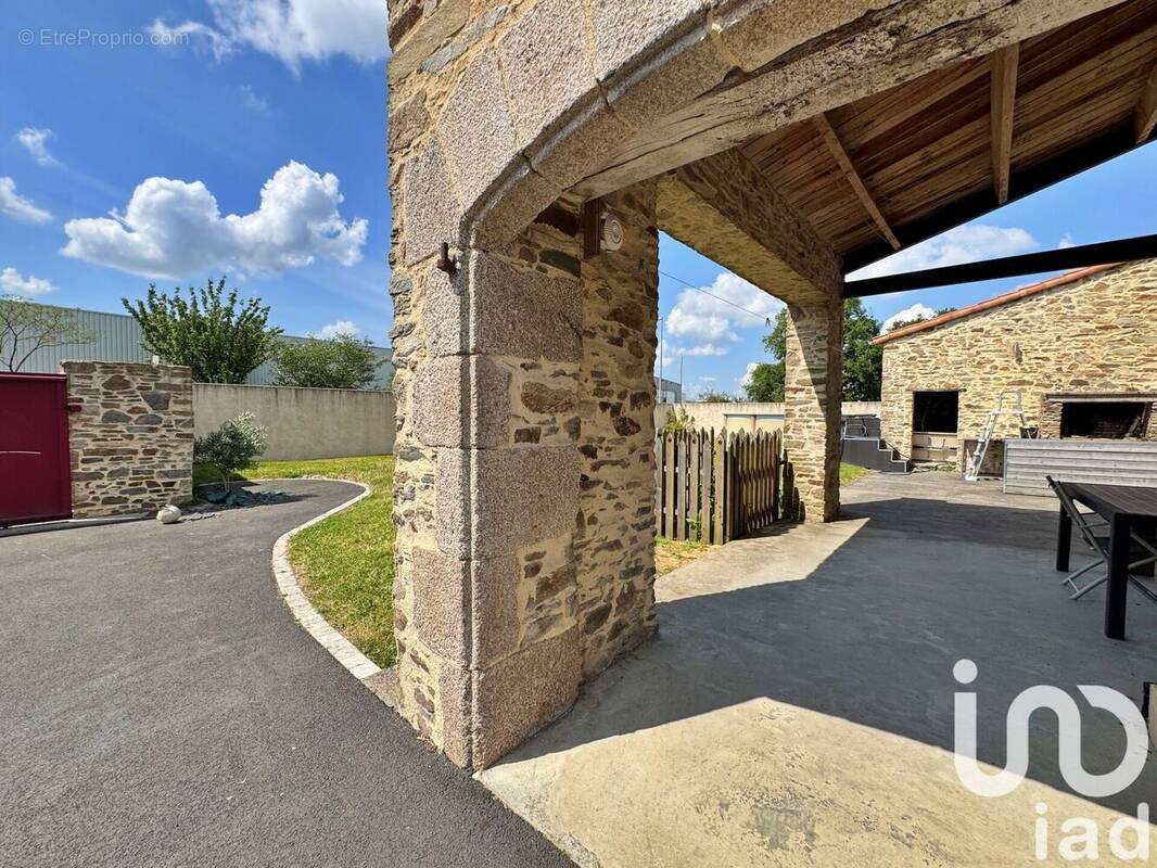 Photo 1 - Maison à MONTAIGU