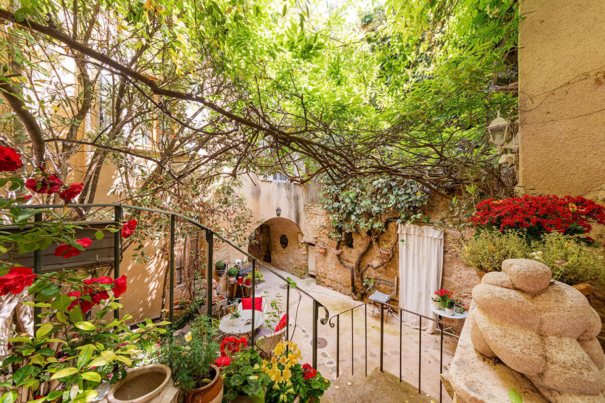 Photo 1 - Maison à LOURMARIN