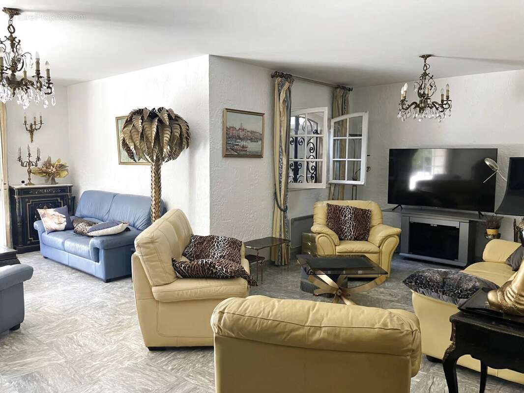 Maison à MANDELIEU-LA-NAPOULE