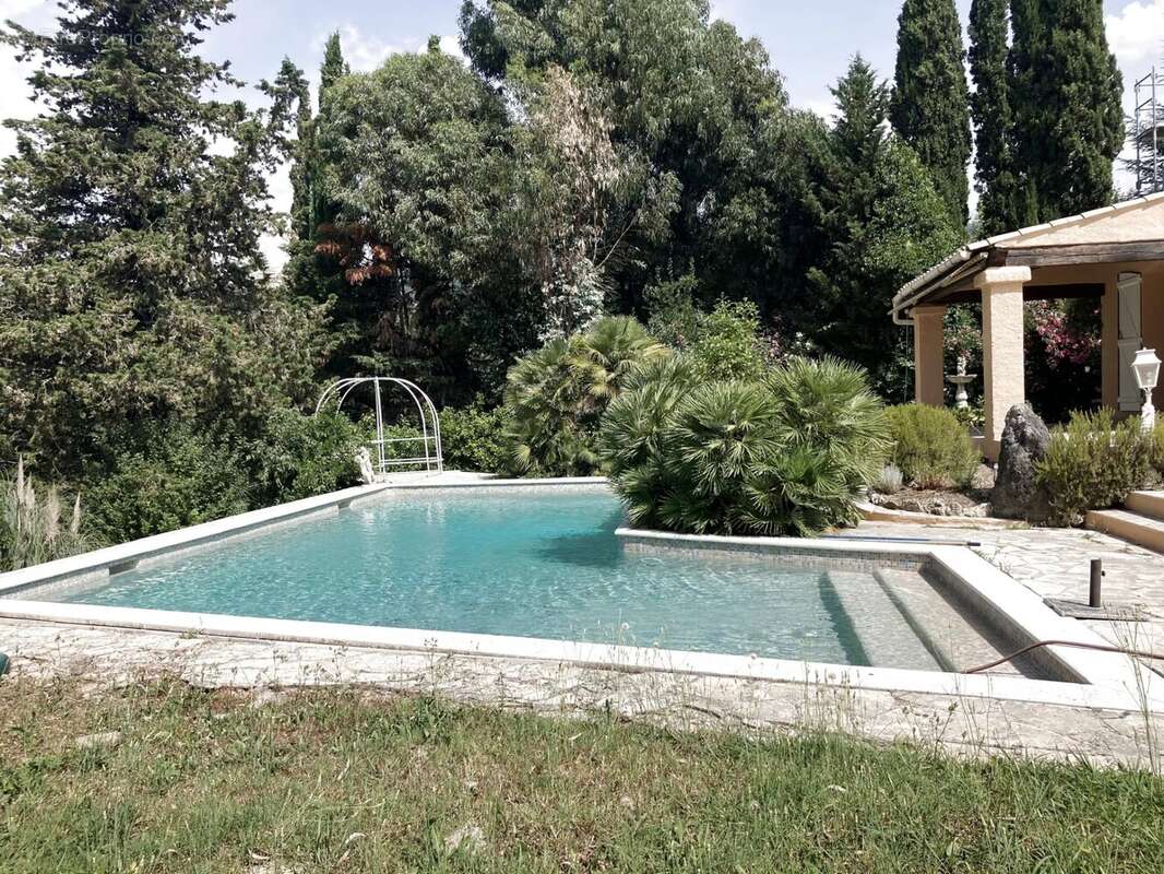 Maison à MANDELIEU-LA-NAPOULE