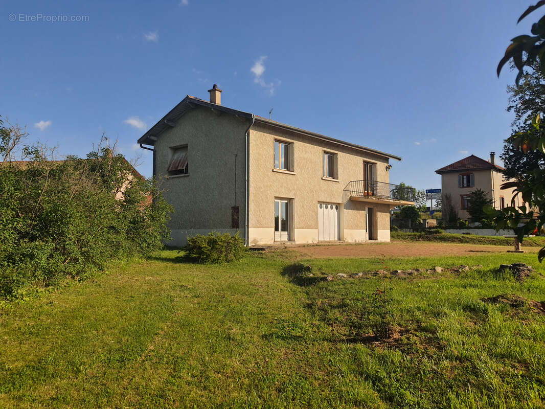 Maison à SAINT-GERMAIN-LAVAL