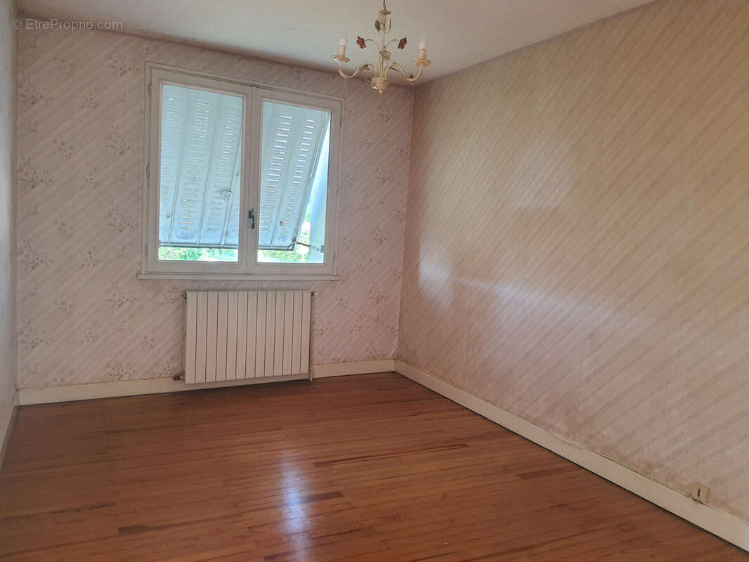 Maison à SAINT-GERMAIN-LAVAL