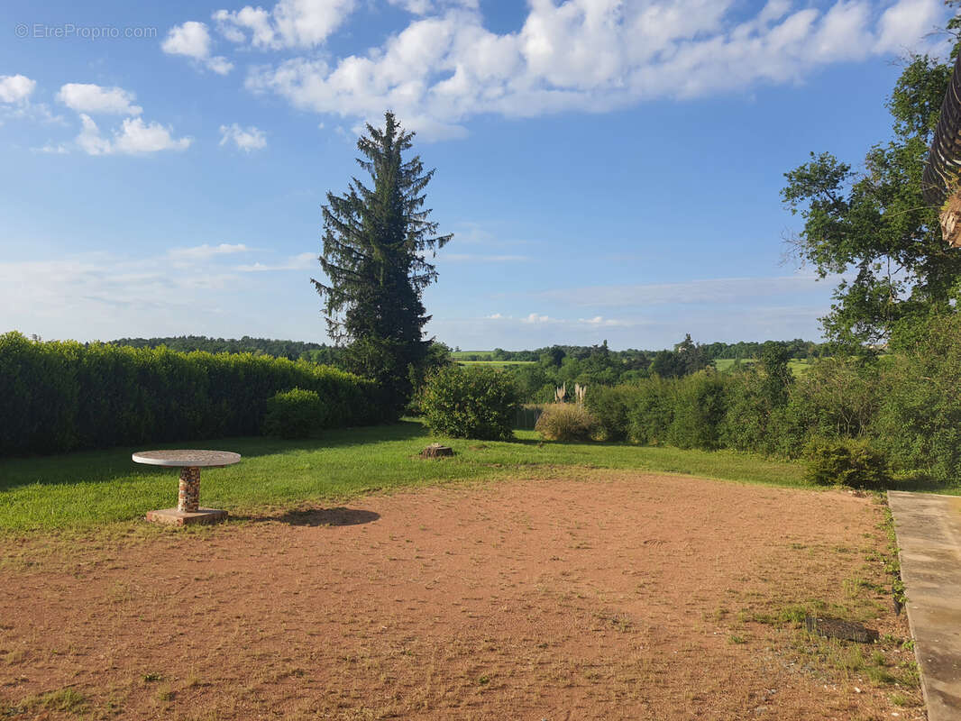 Maison à SAINT-GERMAIN-LAVAL