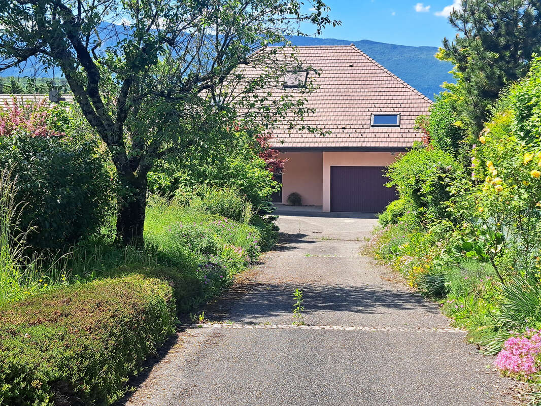 Maison à MENTHON-SAINT-BERNARD