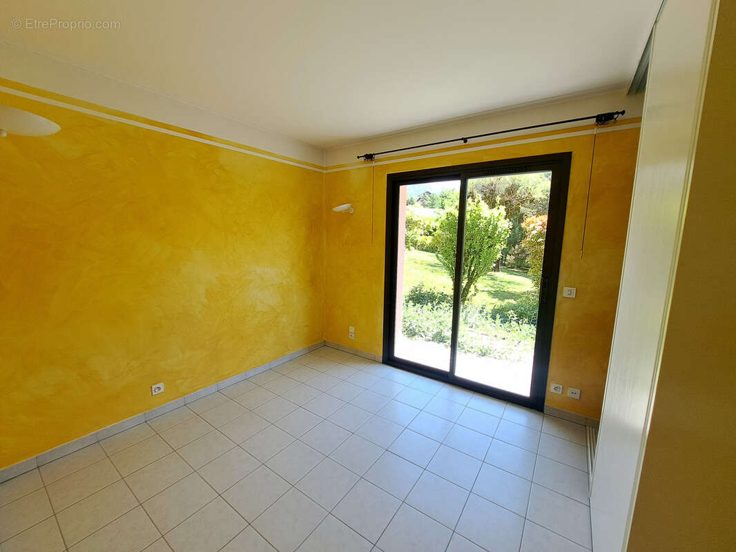 Maison à MENTHON-SAINT-BERNARD