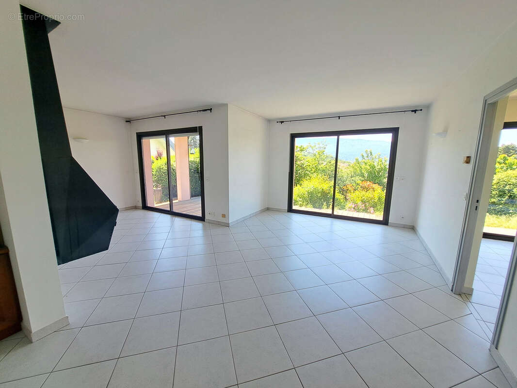 Maison à MENTHON-SAINT-BERNARD