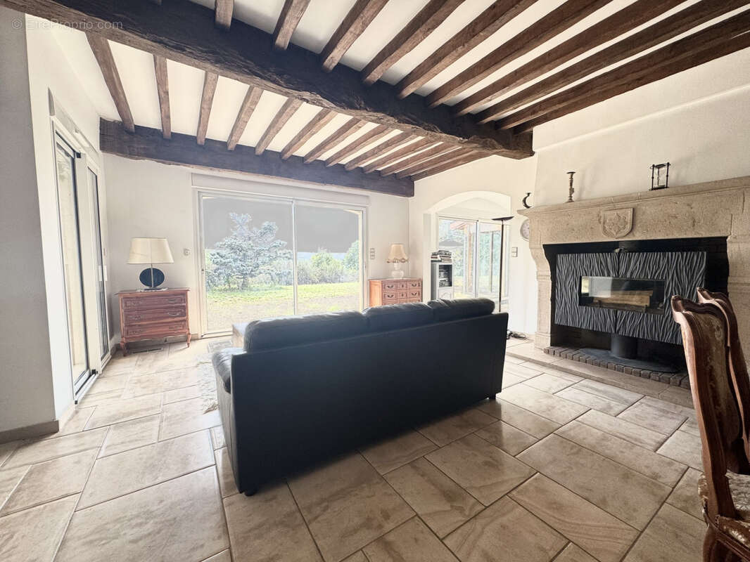 Maison à BEAUREPAIRE