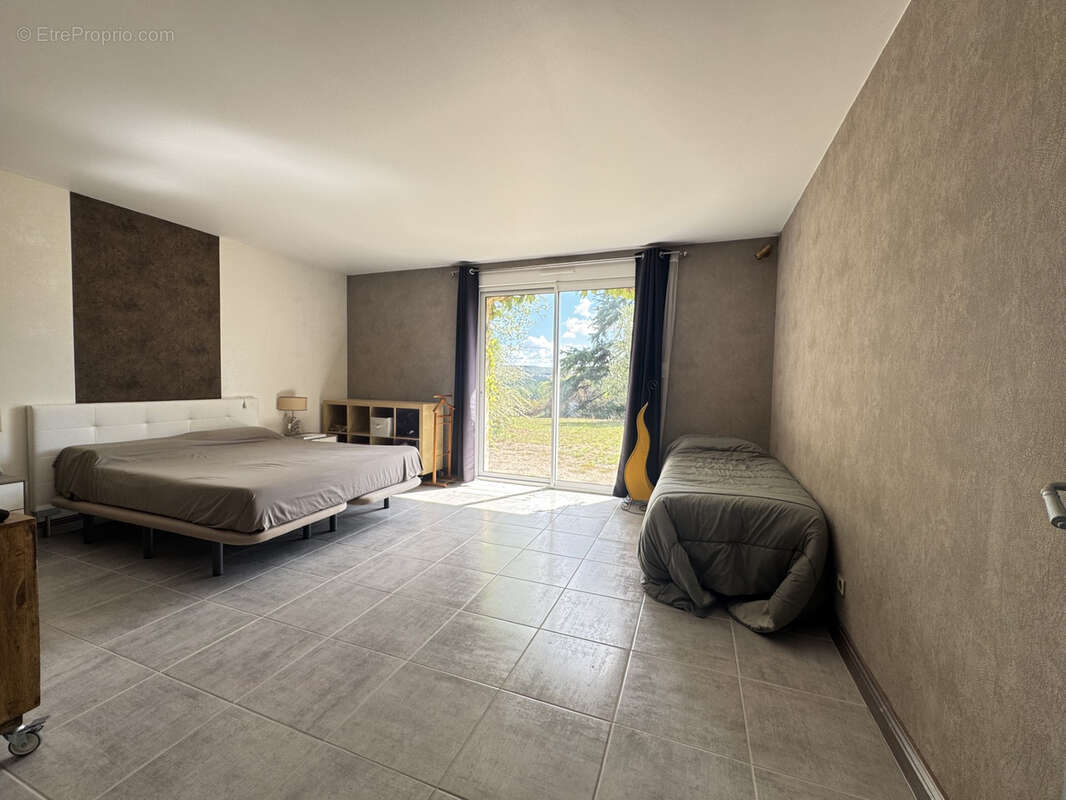 Maison à BEAUREPAIRE