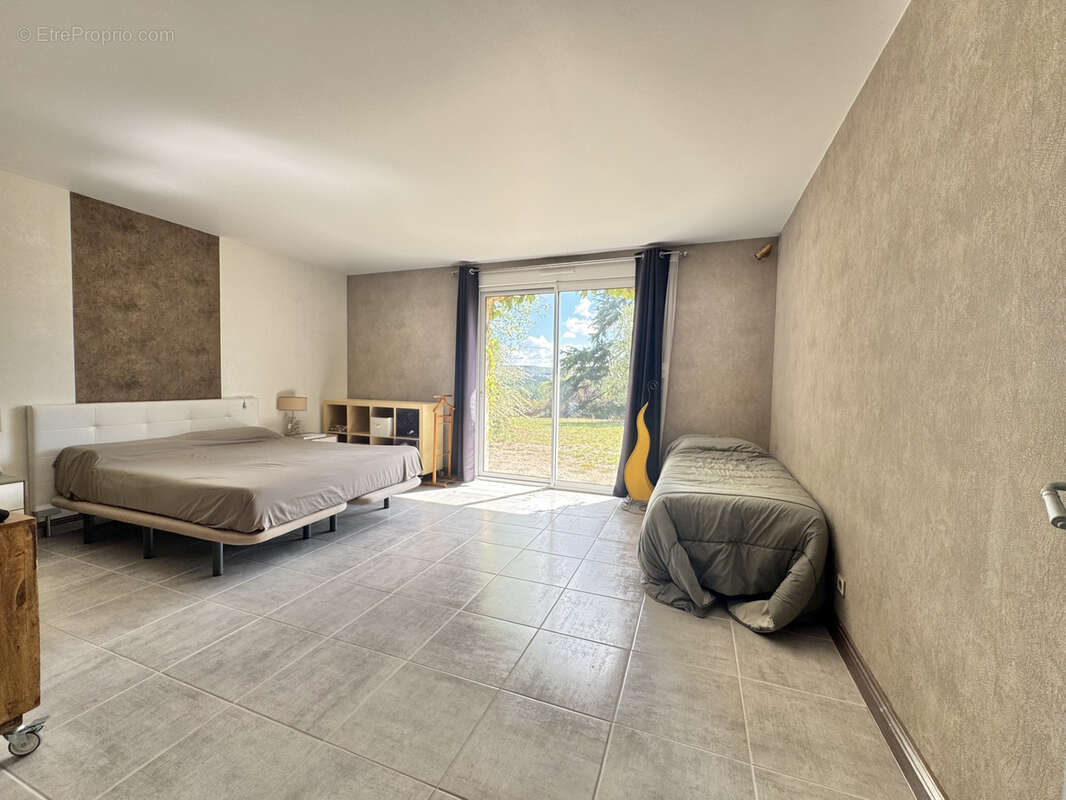 Maison à BEAUREPAIRE